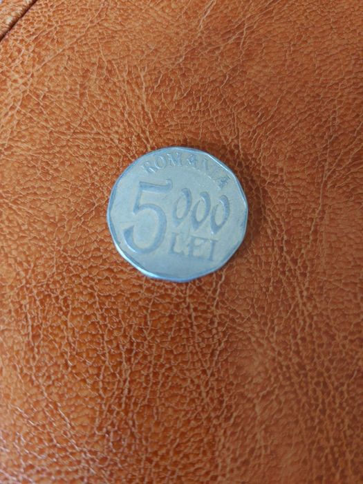 Moneda 5000 lei din 2002 ca noua