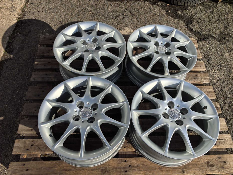 16 цола 4 х 100 мм ТОйота / Кия / Хюндай - 6 Инча / ЕТ 45