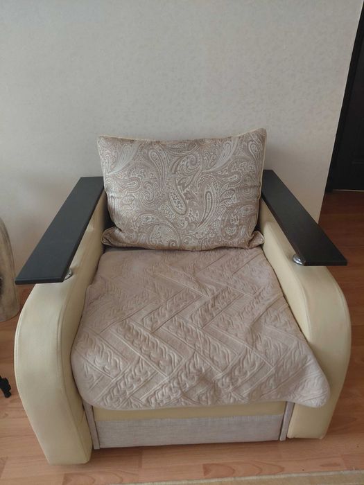 Мягкий уголок в гостинную