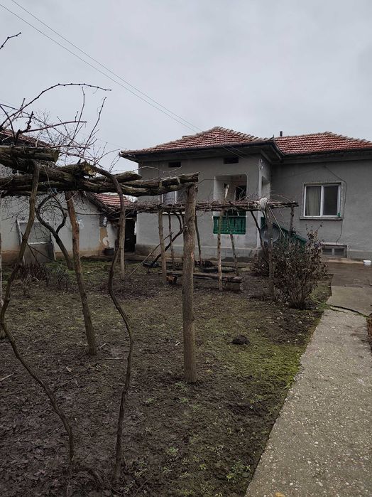 Продава се Къща в Гулянци - 70 кв.м за 51 €/кв.м - Снимка #4