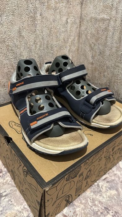 Продам сандали 37 размер