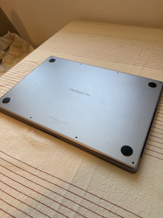 Apple Macbook Pro 16” M1 Pro 2021 16GB RAM 512GB SSD
