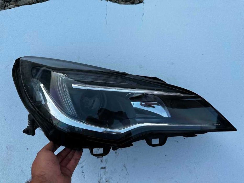 Far stanga  dreapta cu lupa Opel Astra K 39047200 662588537