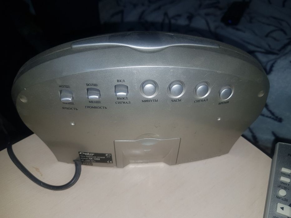 Продам часы настольные