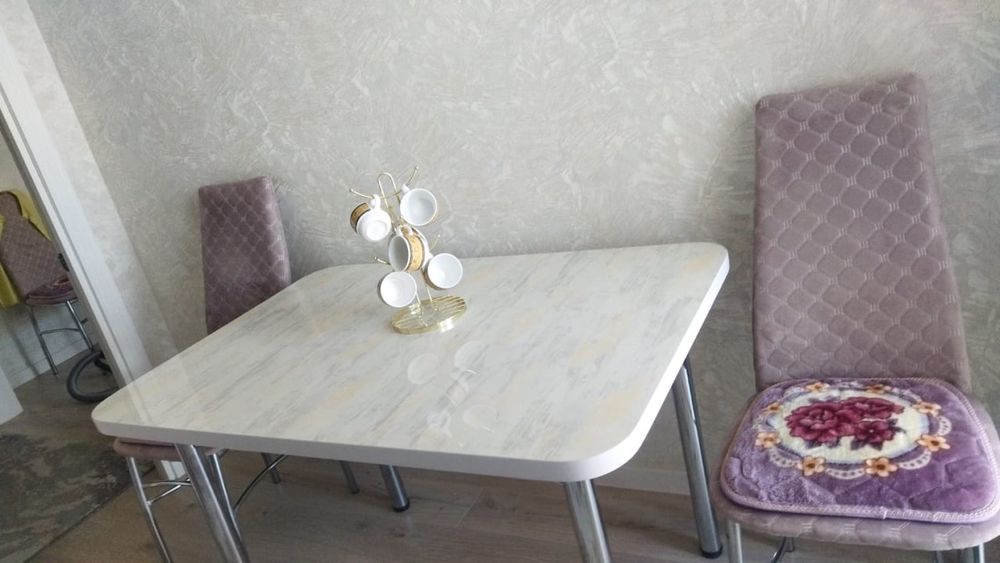 Стол в идеале новый