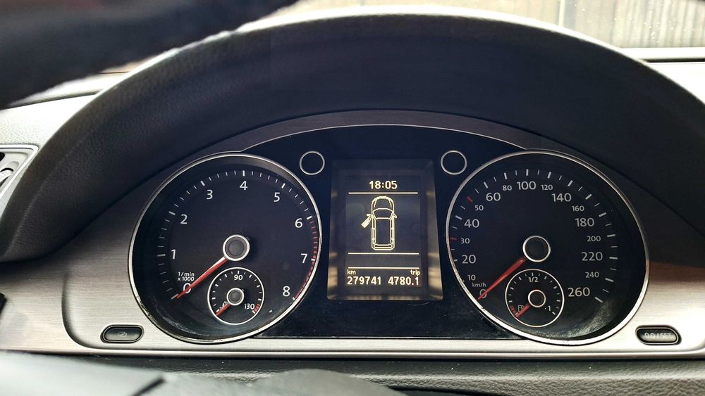 Volkswagen Passat 2011 benzină, 4.312 € — imagine 2