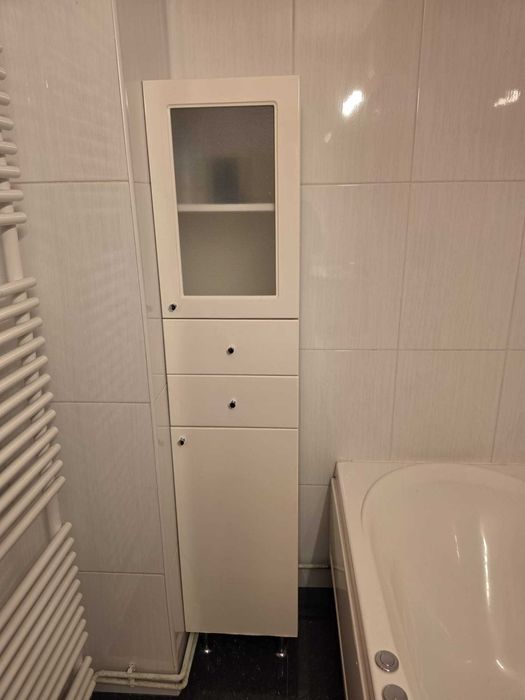 Mobilier baie cu lavoar si robinet