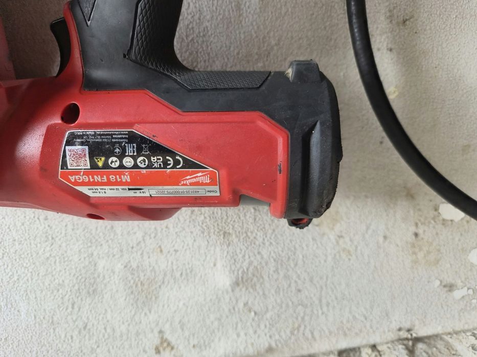 Scule Milwaukee  M18