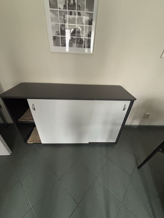 Офис бюра и столове