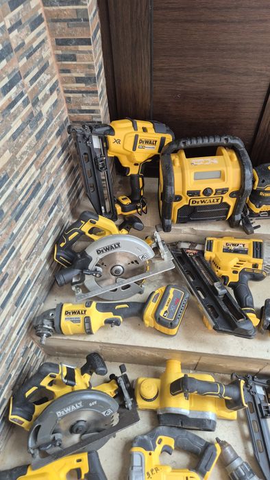 Инструменти Dewalt