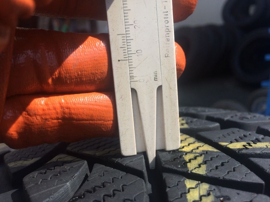 225/55/17 Дънлоп ДОТ 2012 г - 7,9 мм РЪН ФЛАТ !