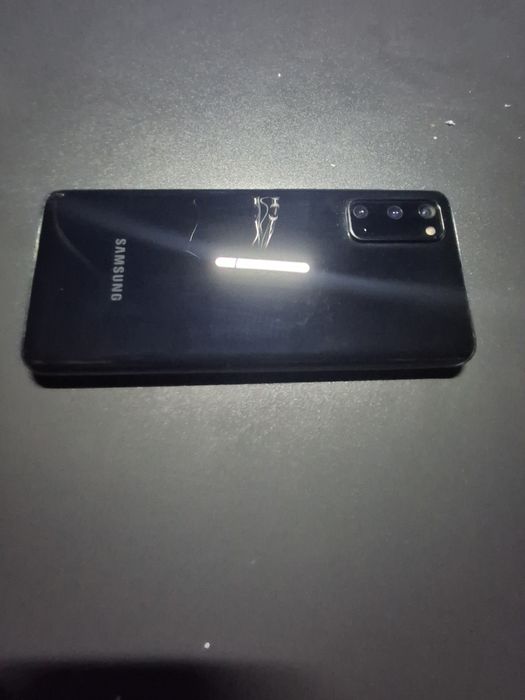 Samsung s20  128