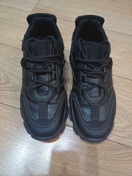 Черни кецове номер 37