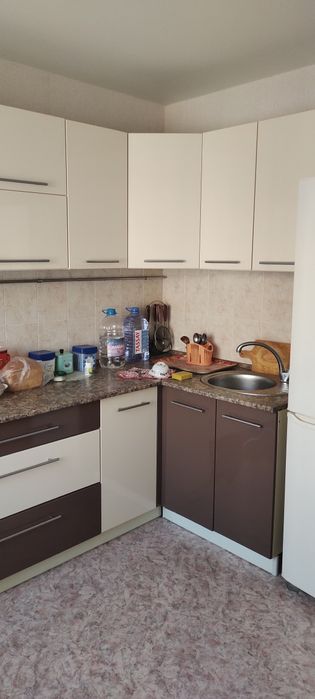 Продам 1 комнатную аэропорт 35А