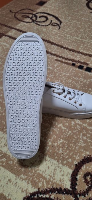Кроссовки Joop новые.