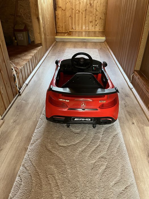 Masinuta electrica cu telecomanda