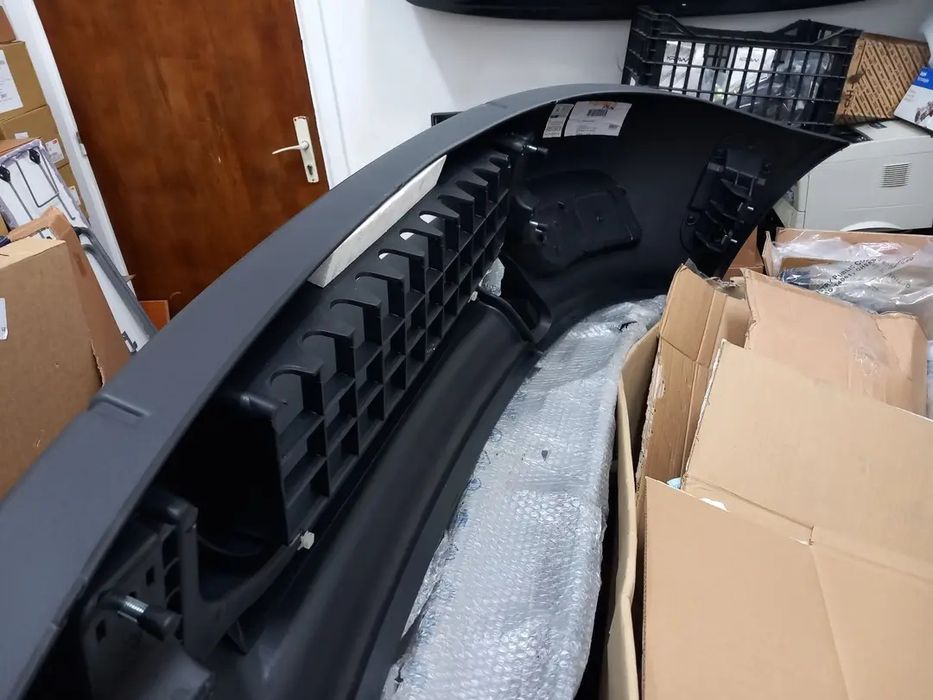 Bara fata iveco daily 1999 2006 NOUA fără gauri de proiectoare