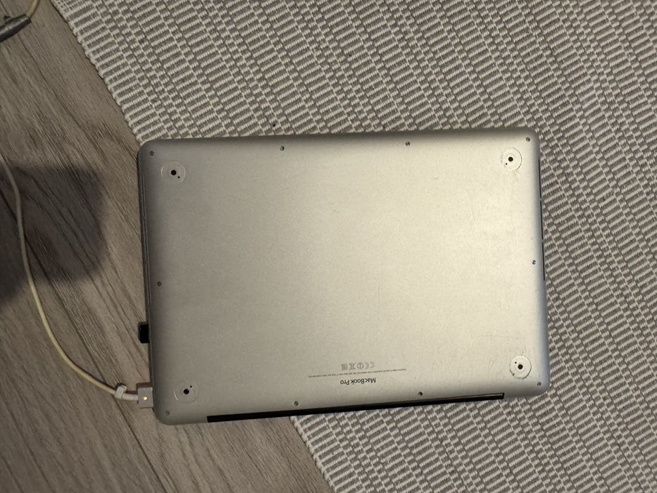 Macbook pro retina 2013 cu bateria defecta