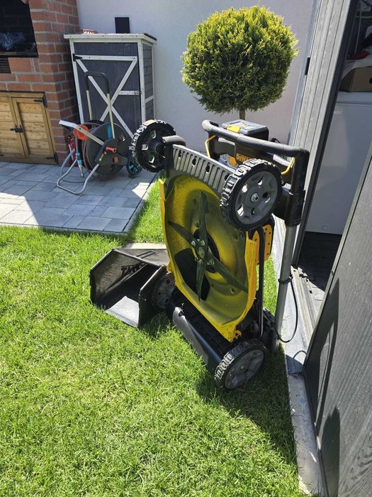 Masina de tuns gazon/iarba pe acumulator DeWALT
