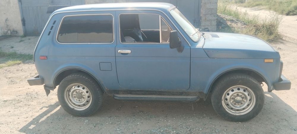Продам ниву 2121