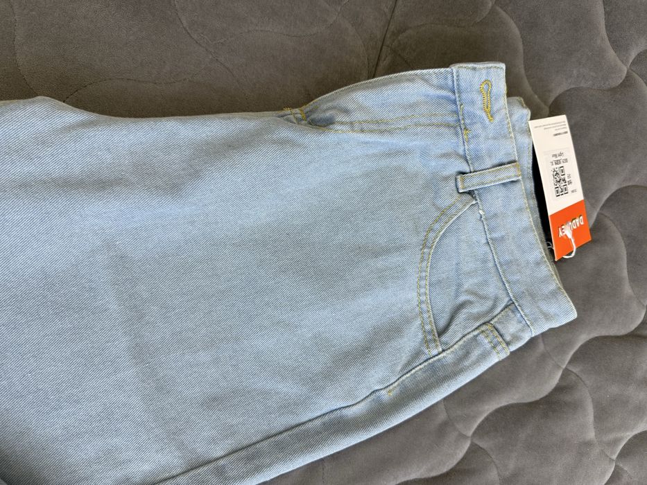 Джинсы новые