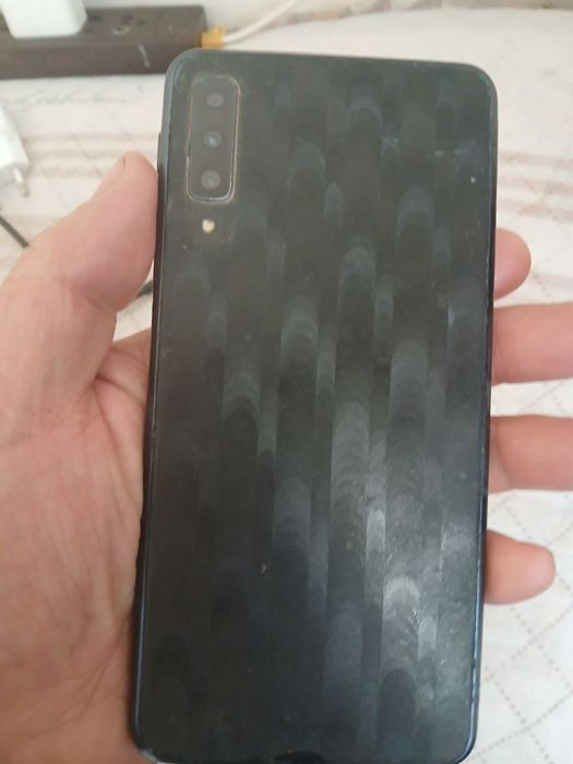 Samsung a7 sotiladi 64 xotira