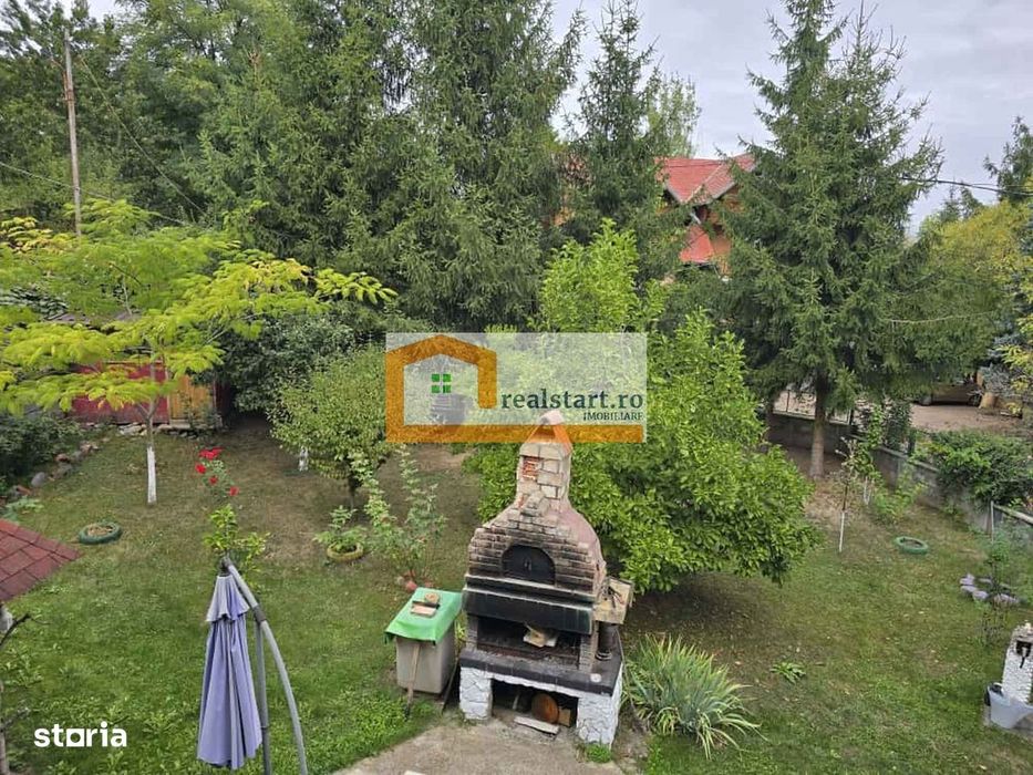 Vedere padure, panouri solare si fotovoltaice, pompa de caldura,  semi