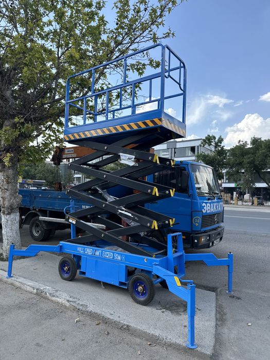 Подъемник ножничный передвижной 500 кг. Padyomnik qaychilik 500kg