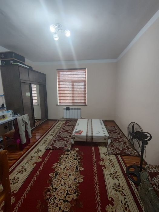 Шошилинч хонадон жихозлари билан сотилади.