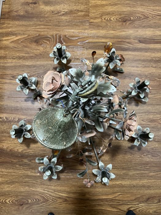 Люстра очень красивая