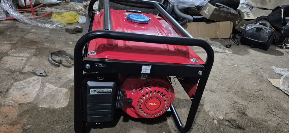 Бензиновый генератор мини электростанция