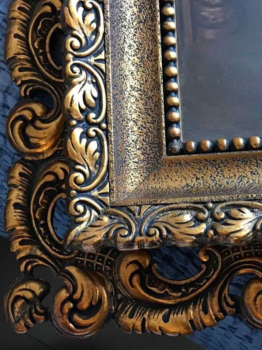 разкошна голяма позлатена рамка масивно дърво