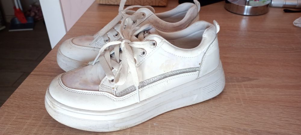 Кожени кецове на платформа на Тенденз номер 38