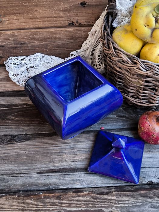 Кобалтово синя кутия / бонбониера