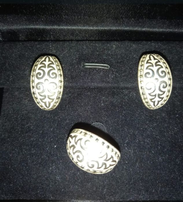 Продается серебряный набор 925 пробы