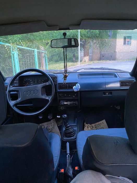 Автомобиль Audi 80 B2