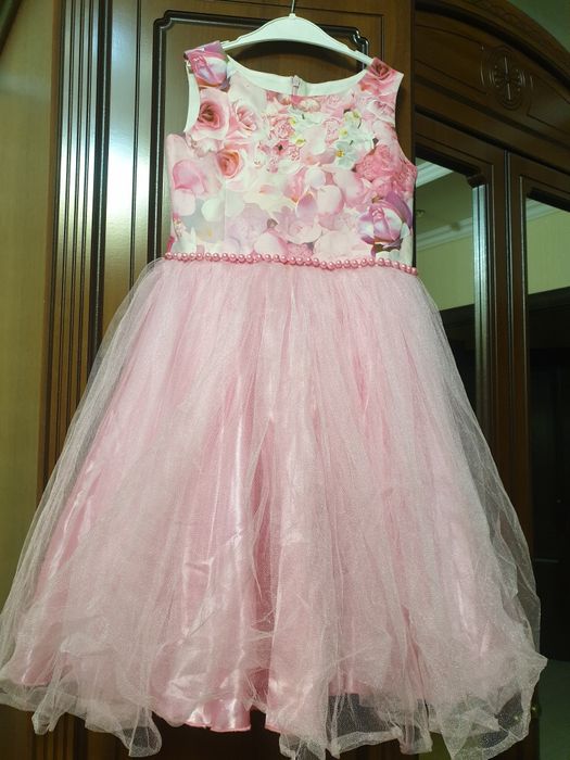 Продам платье для девочек