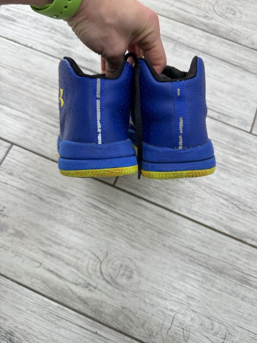 Маратонки under armour