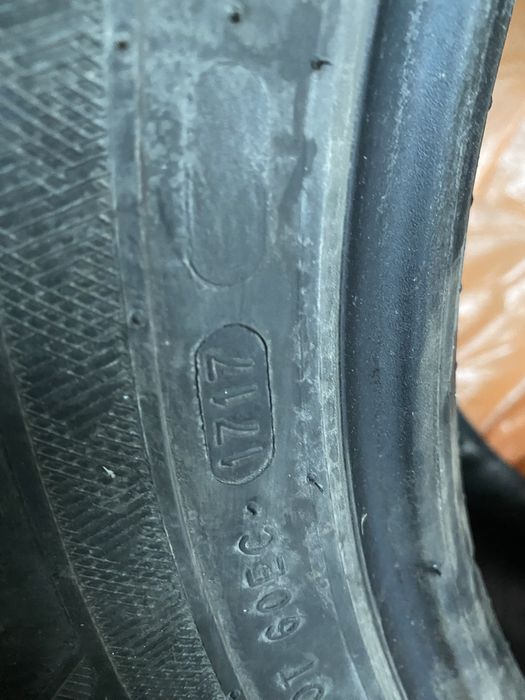 Продавам 4 гуми nokian 235 65 17