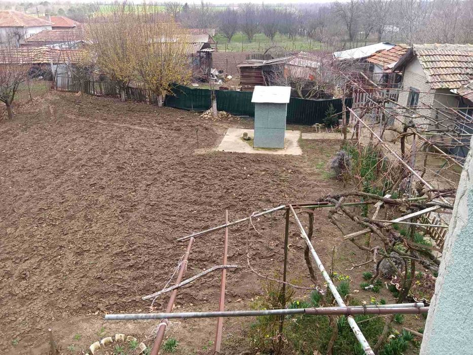 Двуетажна къща в Малина