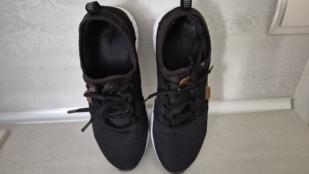 Спорти маратонки марката Bench