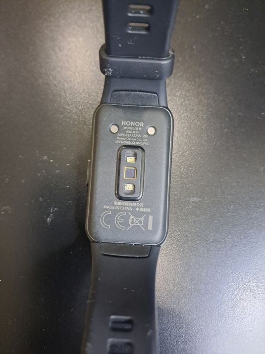 Продаются часы, Honor абсолютно новые