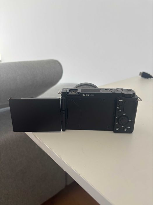 Sony Alpha ZV-E10 Camera Mirrorless, Vlogging 4K, Obiectiv 16-50mm