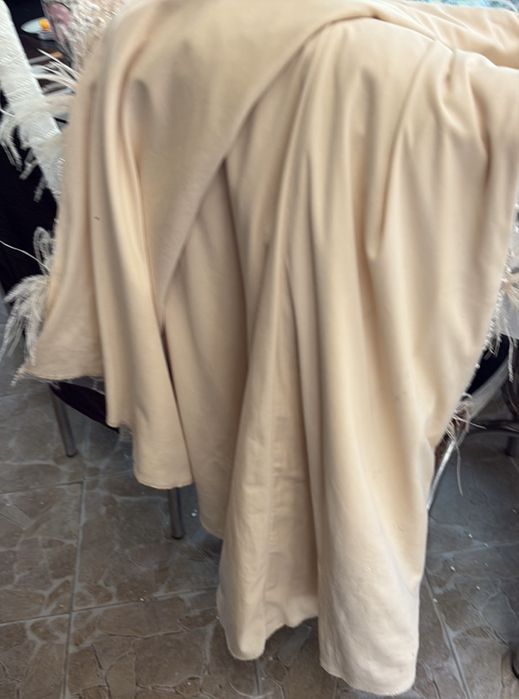 Продавам официална рокля