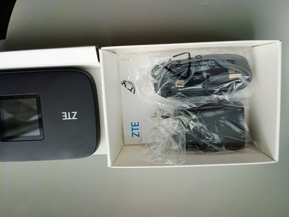 Мобилен рутер/"бисквитка"/Модем  ZTE MF971RS CAT6