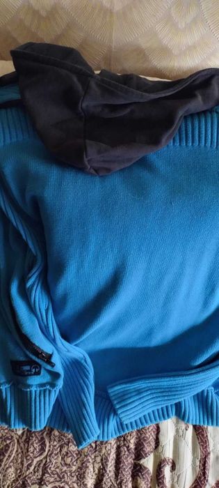 пуловер тип суичър