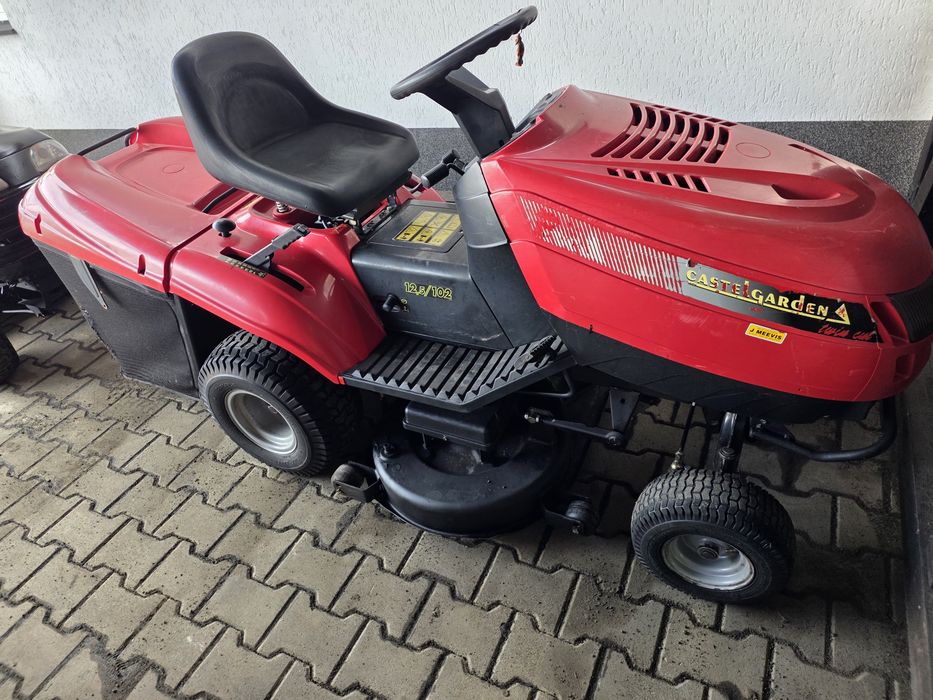 Tractoras tuns gazon