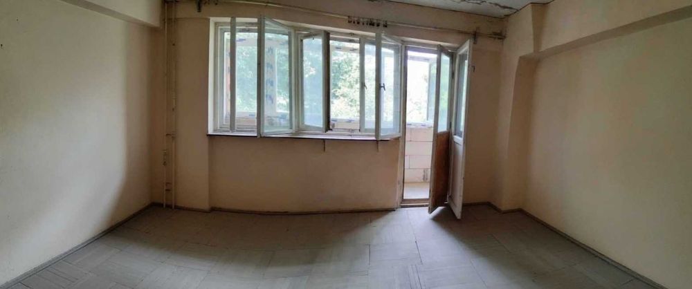 Apartament 3 camere - 70 mp