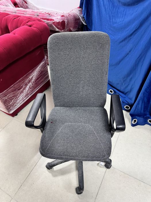 Продается офисные кресло