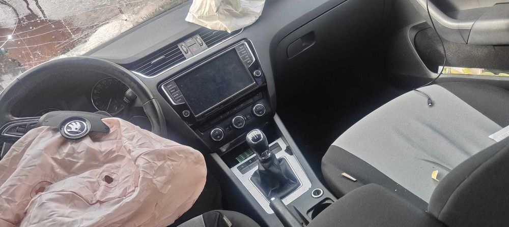 Autoturism avariat SKODA OCTAVIA.